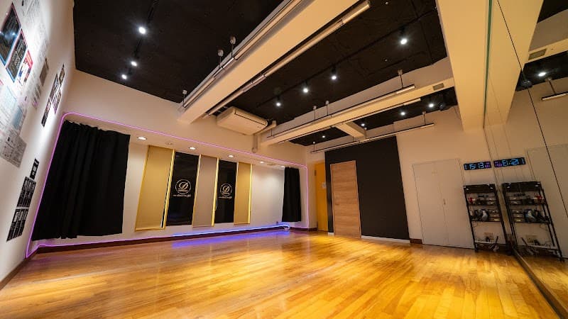 D PRESENTS 町田店 - メイン