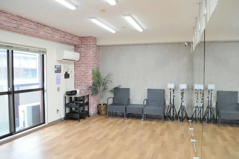 Studio ROZE (スタジオロゼ)