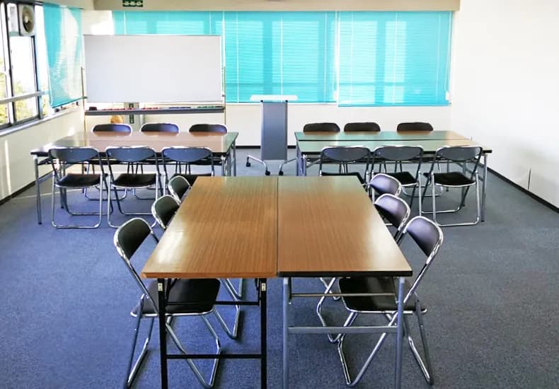 毎日新聞わせだ会議室