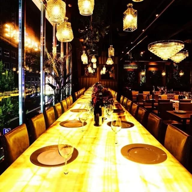 個室×肉ビストロ ONE on ONE 栄店の写真